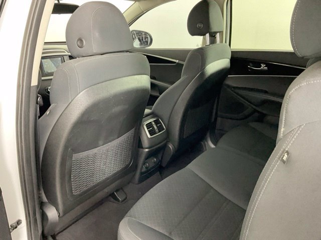 Used 2018 Kia Sorento FWD V6 image 17