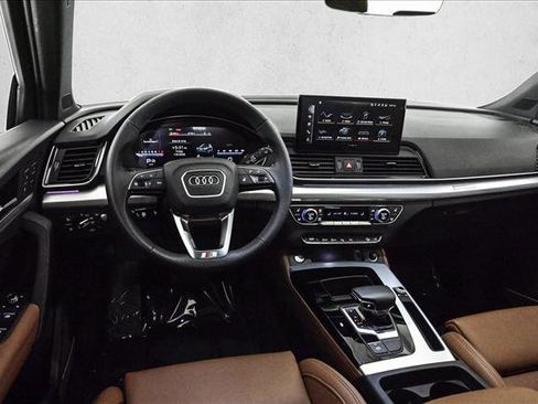 Used 2025 Audi Q5 Prestige w/ Prestige Package image 19