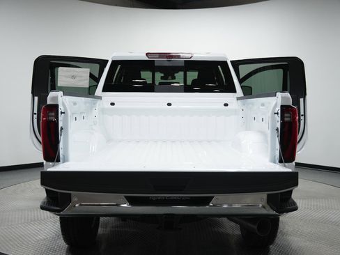 New 2026 GMC Sierra 2500 SLT w/ SLT Convenience Package image 13