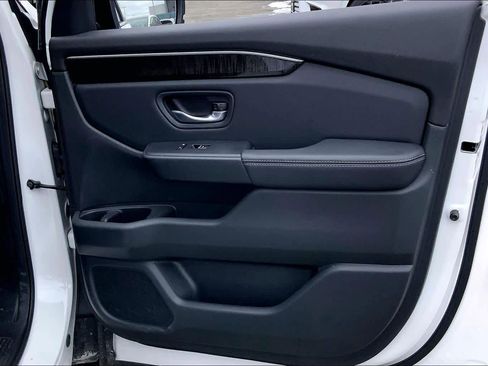 Used 2024 Honda Pilot Elite image 23