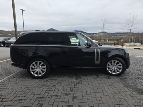 Used 2023 Land Rover Range Rover SE image 4