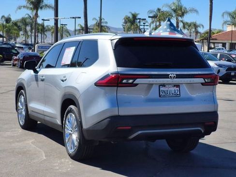 Used 2024 Toyota Grand Highlander Platinum image 7