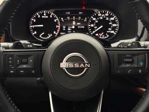 Used 2022 Nissan Pathfinder Platinum w/ Cargo Package image 29