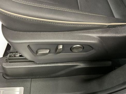 Used 2025 Chevrolet Suburban Premier AWD/4WD image 14