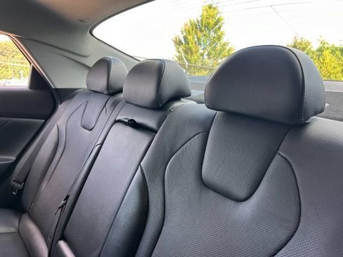 Used 2022 Hyundai Elantra Limited FWD image 20