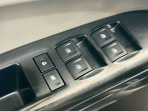 Used 2017 GMC Canyon 2WD Crew Cab w/ Convenience Package image 17
