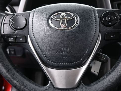 Used 2017 Toyota RAV4 LE image 28