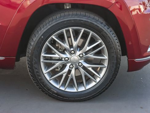 Used 2017 Jeep Grand Cherokee Summit image 9