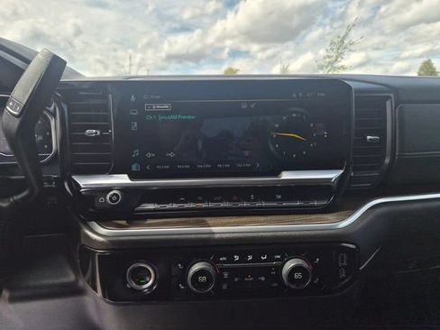 Used 2024 Chevrolet Silverado 1500 LT AWD/4WD image 25