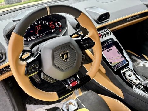 Used 2024 Lamborghini Huracan Sterrato image 27