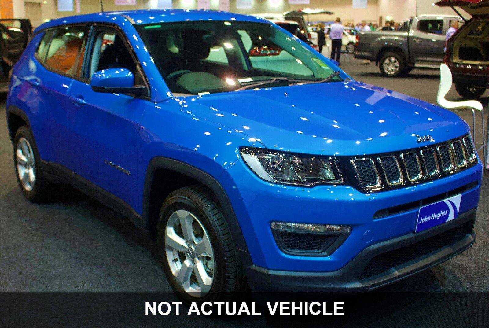 Used 2024 Jeep Compass Latitude AWD/4WD image 2