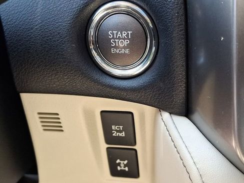 Used 2023 Lexus GX 460 Premium w/ Premium Package image 21
