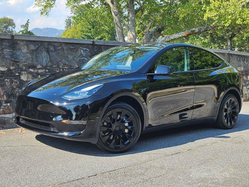 Used 2024 Tesla Model Y Long Range RWD image 5