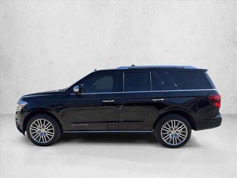 Used 2022 Ford Expedition Platinum AWD/4WD image 2