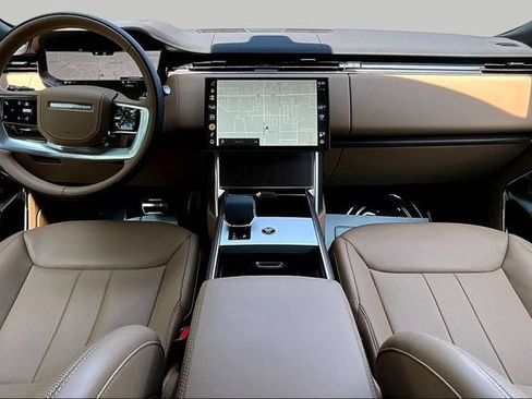 Used 2026 Land Rover Range Rover SE AWD/4WD image 9