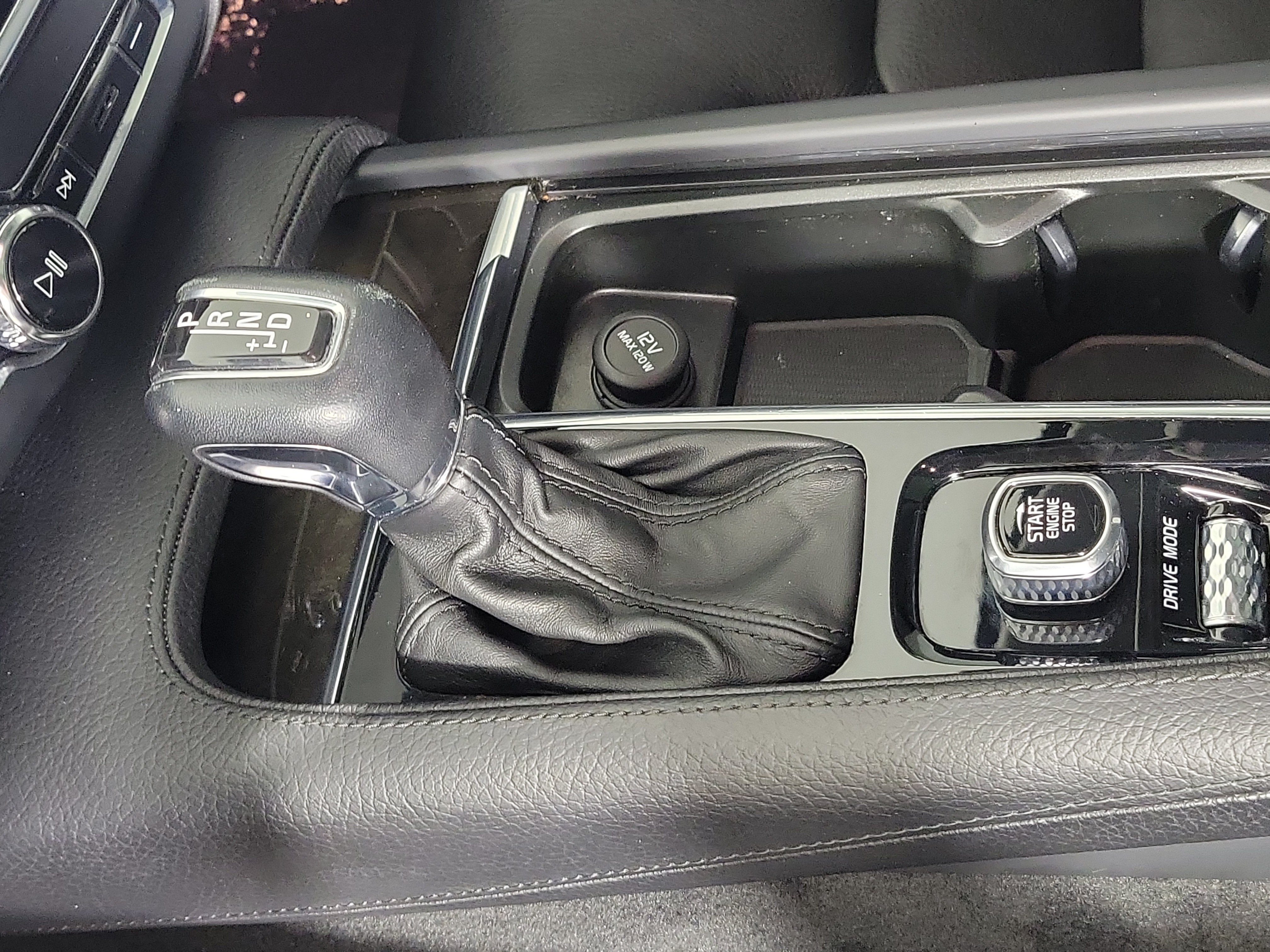 Used 2018 Volvo S90 T5 Momentum w/ Momentum Plus Package AWD/4WD image 22