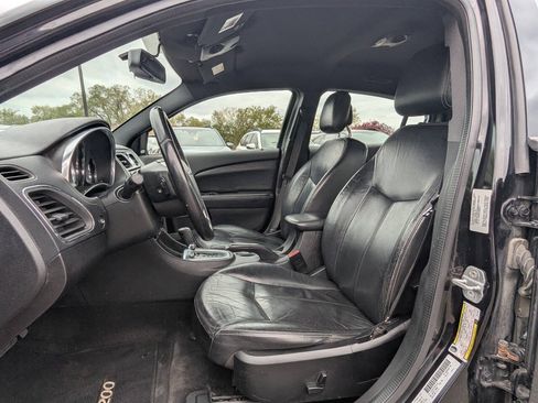 Used 2013 Chrysler 200 Limited FWD image 12