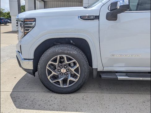 New 2026 GMC Sierra 1500 SLT AWD/4WD image 10