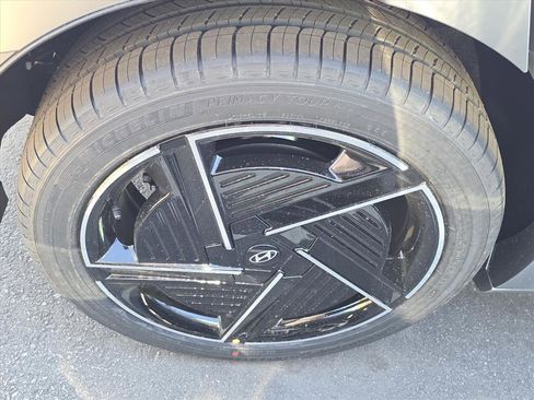 New 2026 Hyundai Ioniq 5 Limited image 6