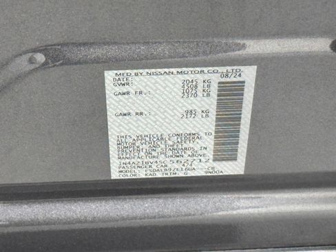 Used 2025 Nissan Leaf S image 37