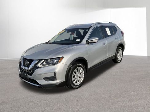 Used 2019 Nissan Rogue SV image 2