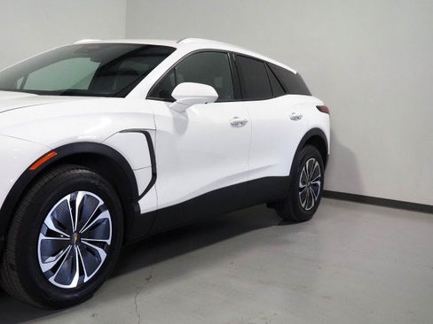Used 2024 Chevrolet Blazer EV LT AWD/4WD image 55