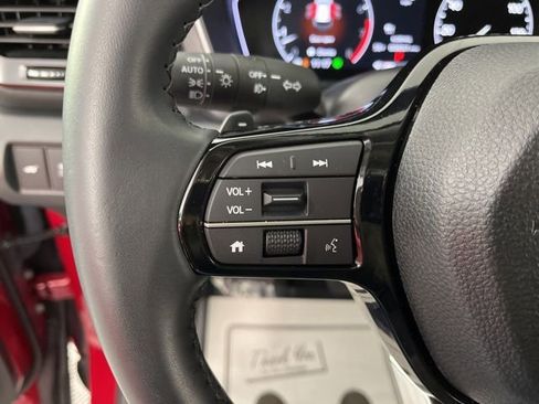 Used 2025 Honda Pilot Touring image 23