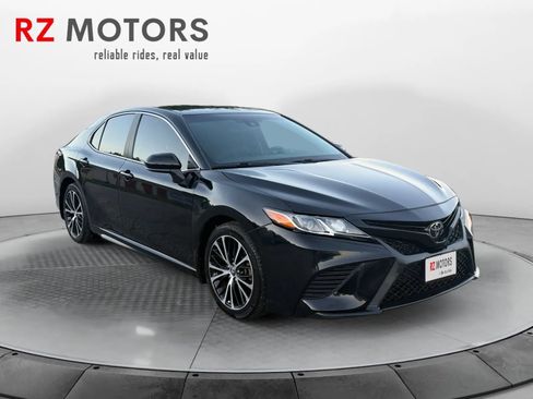 Used 2019 Toyota Camry SE FWD image 7