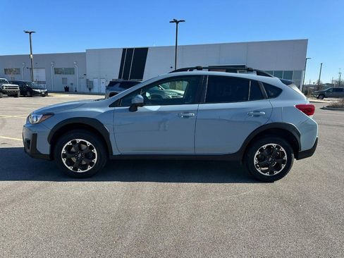 Used 2022 Subaru Crosstrek 2.0i Premium w/ Moonroof Package image 2