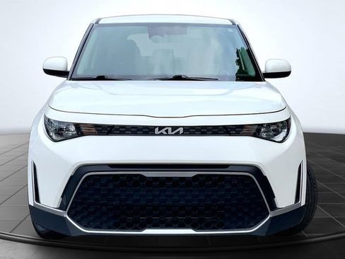 Used 2024 Kia Soul LX FWD image 3