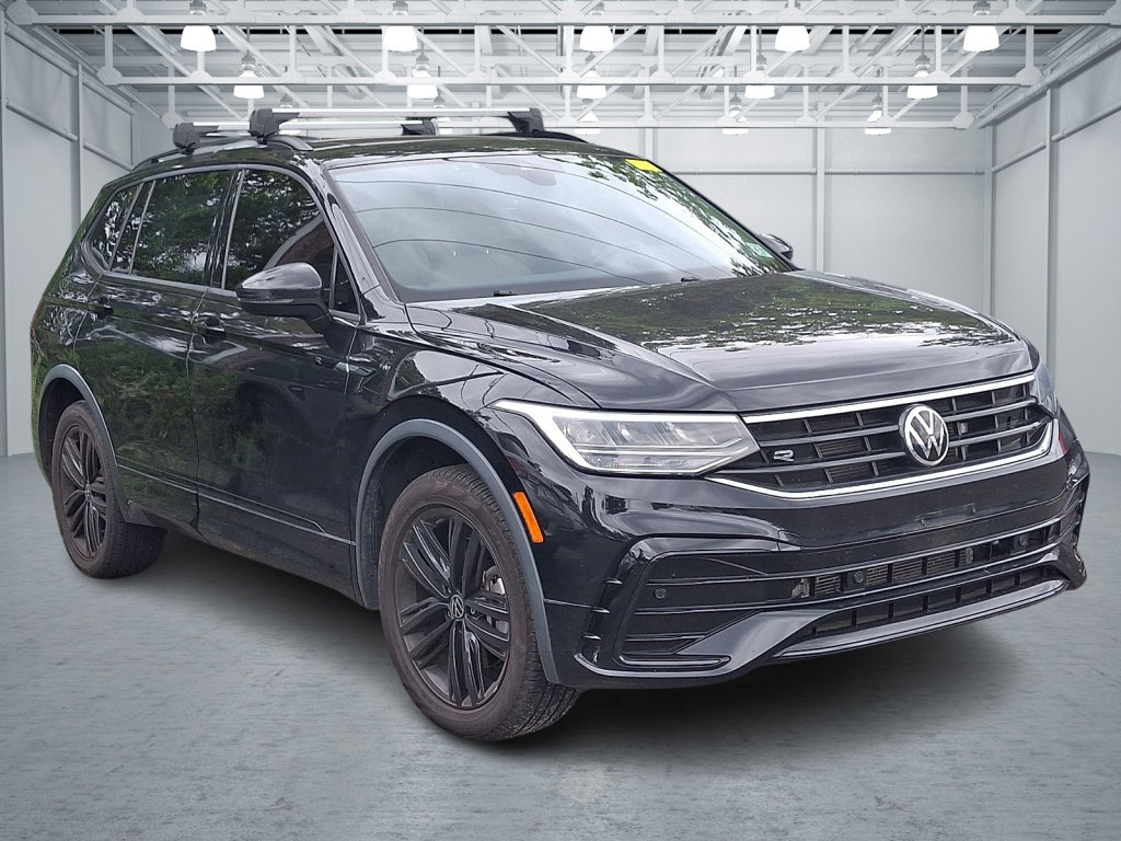Used 2022 Volkswagen Tiguan SE R-Line AWD/4WD image 3