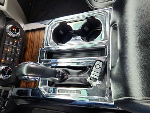 Used 2019 Ford F150 Lariat w/ Equipment Group 502A Luxury AWD/4WD image 38