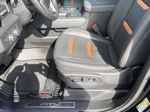 Used 2025 GMC Sierra 2500 AT4 w/ AT4 Premium Plus Package image 13