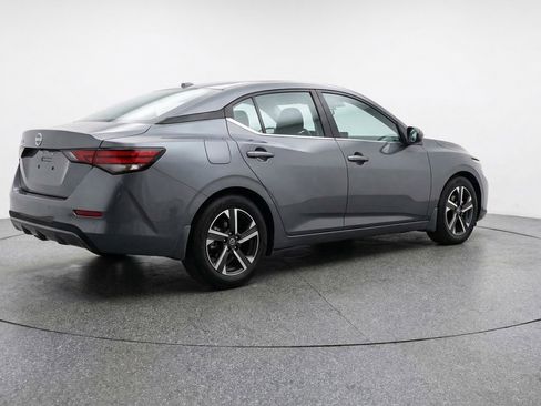 Used 2025 Nissan Sentra SV image 9