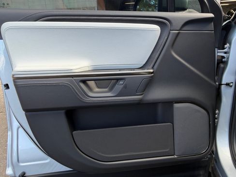Used 2025 Rivian R1S Adventure Dual AWD/4WD image 9