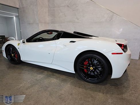 Used 2018 Ferrari 488 Spider RWD image 54