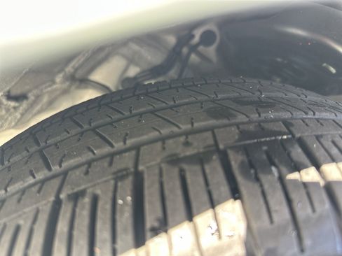 Used 2022 Toyota Corolla LE FWD image 12