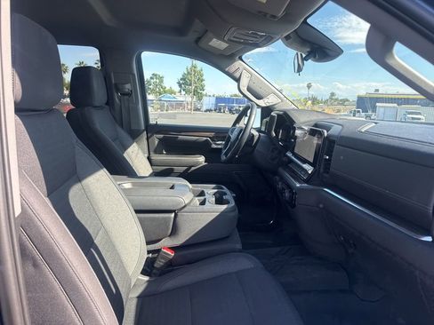 Used 2023 Chevrolet Silverado 1500 LT AWD/4WD image 9