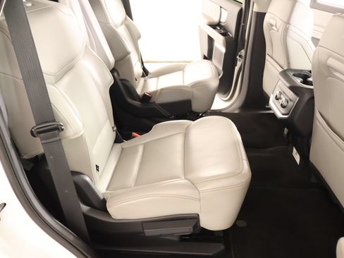 Used 2025 Ford Expedition Active AWD/4WD image 17