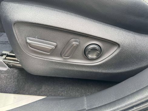 Used 2024 Toyota Highlander Platinum image 25