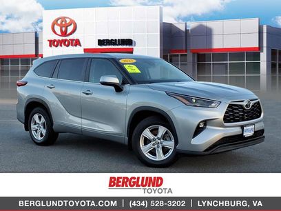 Used 2023 Toyota Highlander LE