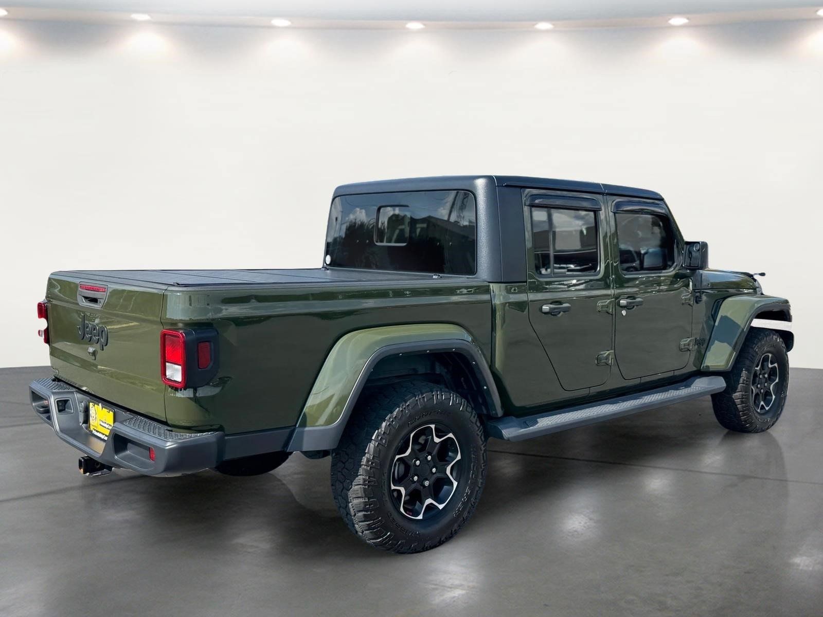 Used 2022 Jeep Gladiator Sport AWD/4WD image 4