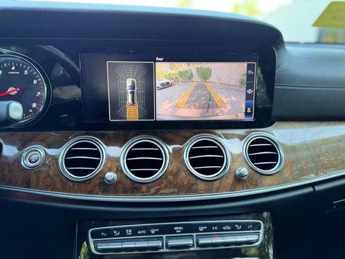 Used 2018 Mercedes-Benz E 400 4MATIC Wagon image 16