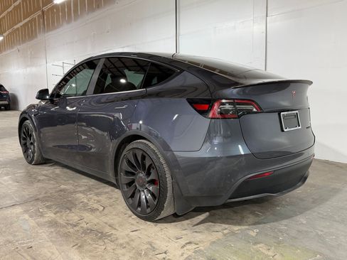 Used 2022 Tesla Model Y Performance AWD/4WD image 2