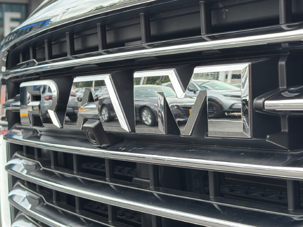 Used 2026 RAM 1500 Laramie AWD/4WD image 12