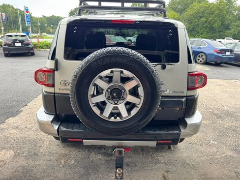 Used 2014 Toyota FJ Cruiser 4WD w/ Upgrade Package image 6