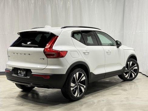 Used 2024 Volvo XC40 B5 Ultimate w/ Protection Package Premier image 6