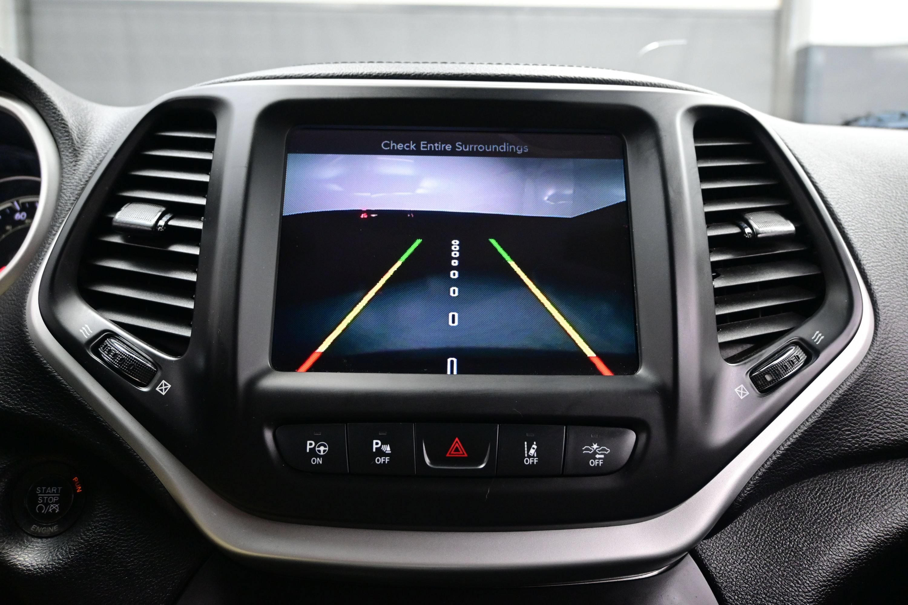 Used 2014 Jeep Cherokee Limited w/ Technology Group FWD image 18