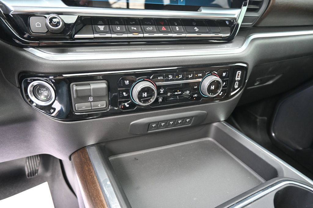 Used 2026 Chevrolet Silverado 3500 High Country w/ High Country Premium Package AWD/4WD image 36