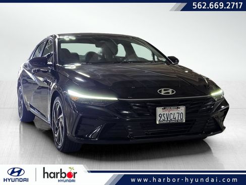 Certified 2025 Hyundai Elantra Sport FWD image 1